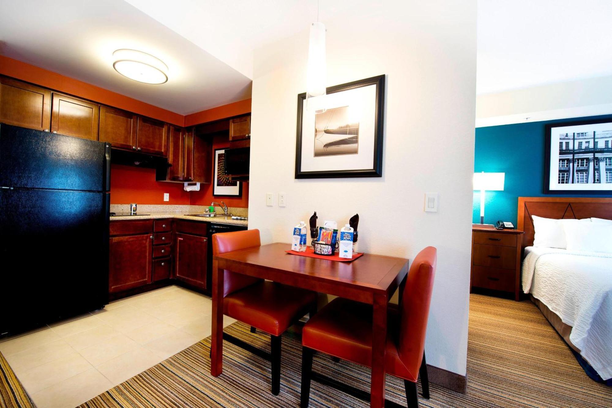 Residence Inn By Marriott Mississauga-Airport Corporate Centre West Exterior photo